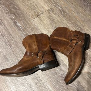 Frye bootie